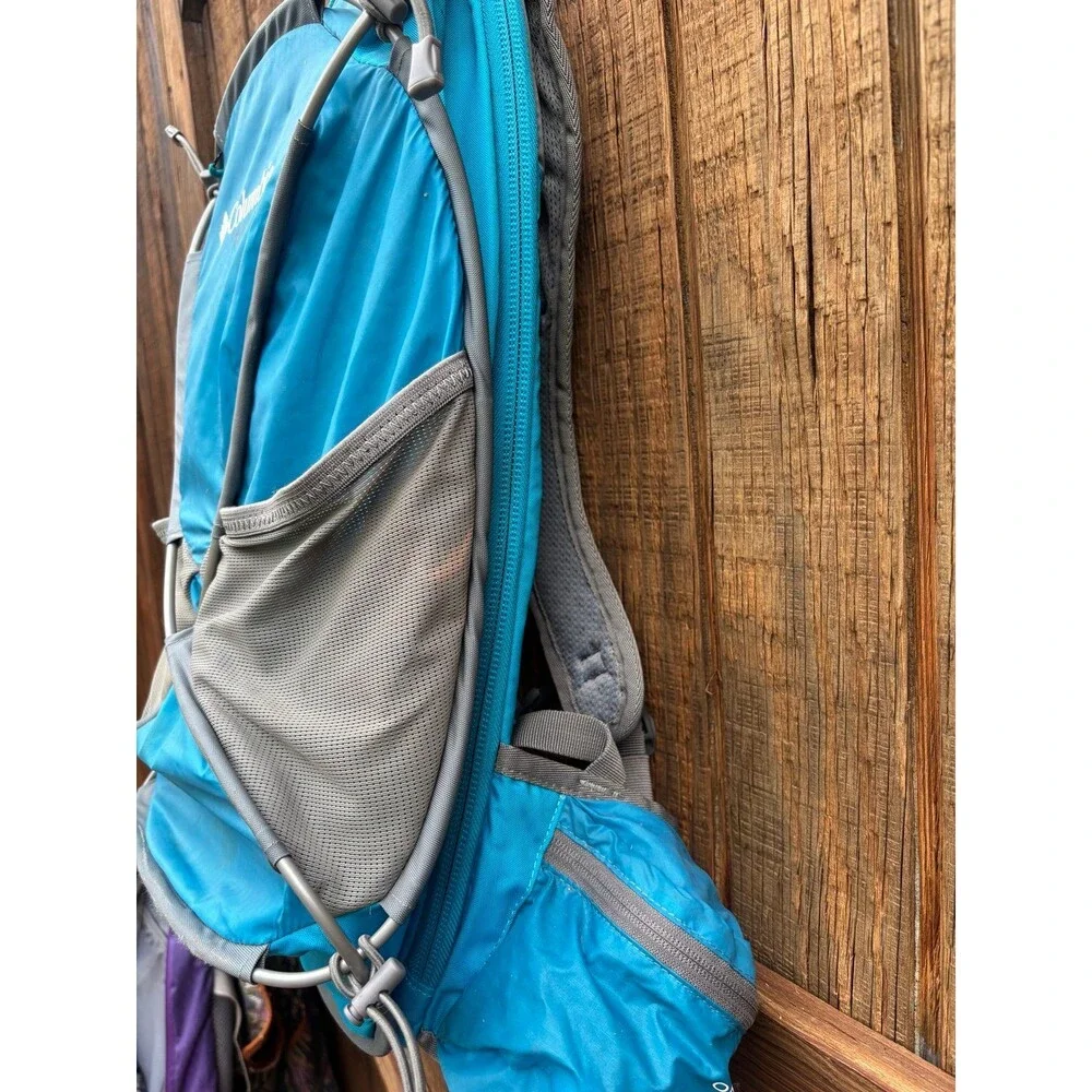 Columbia Titanium camelback